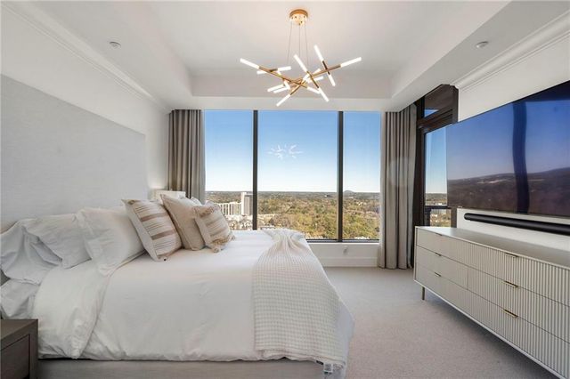 3630 Peachtree Road NE 2204, Atlanta, GA 30326