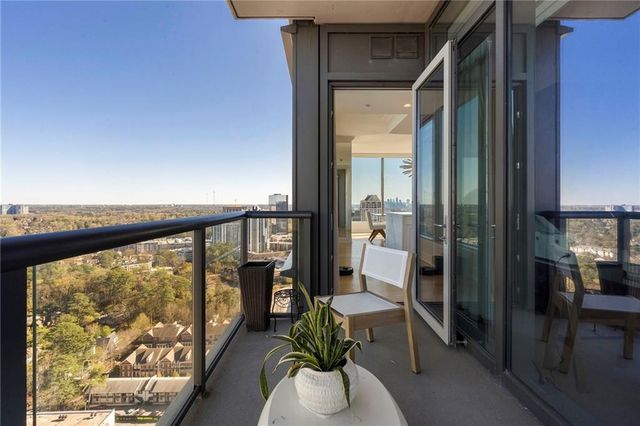 3630 Peachtree Road NE 2204, Atlanta, GA 30326