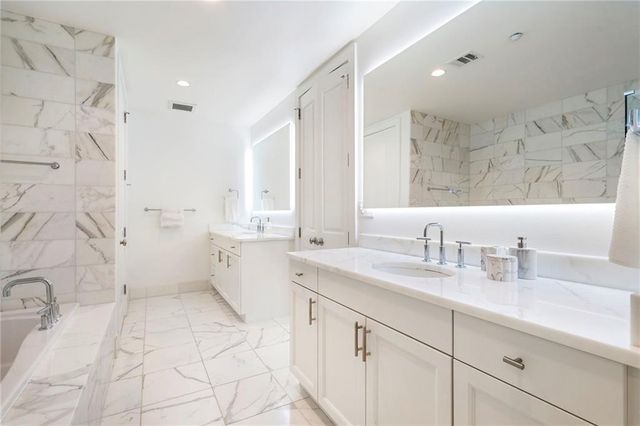 3630 Peachtree Road NE 2204, Atlanta, GA 30326