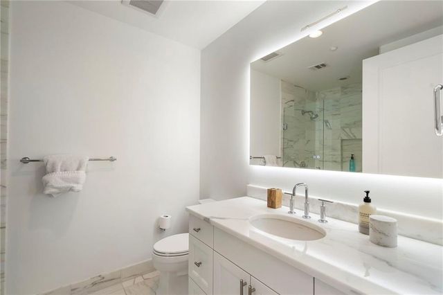 3630 Peachtree Road NE 2204, Atlanta, GA 30326