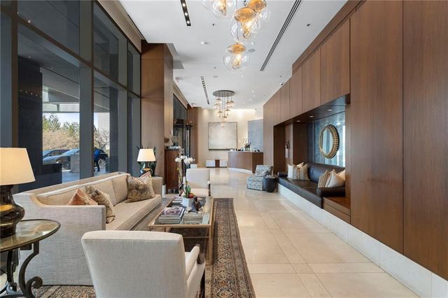 3630 Peachtree Road NE 2204, Atlanta, GA 30326