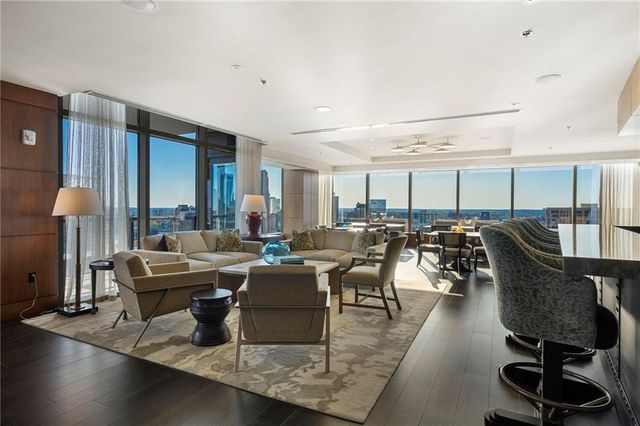 3630 Peachtree Road NE 2204, Atlanta, GA 30326