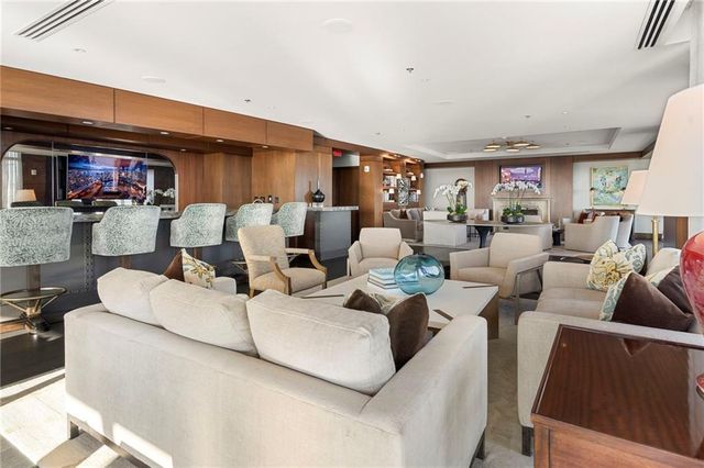 3630 Peachtree Road NE 2204, Atlanta, GA 30326