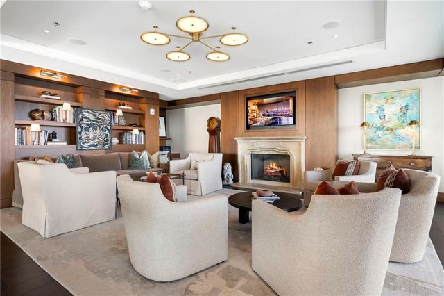 3630 Peachtree Road NE 2204, Atlanta, GA 30326