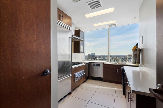 3630 Peachtree Road NE 2204, Atlanta, GA 30326