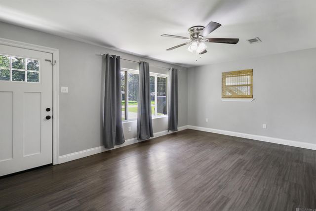 312 Pinoak St, Denham Springs, LA 70726