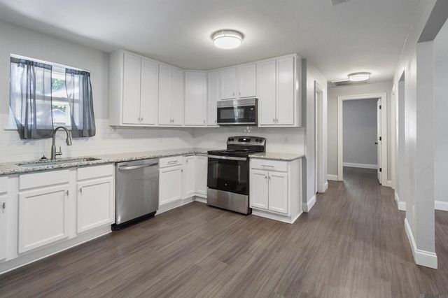 312 Pinoak St, Denham Springs, LA 70726