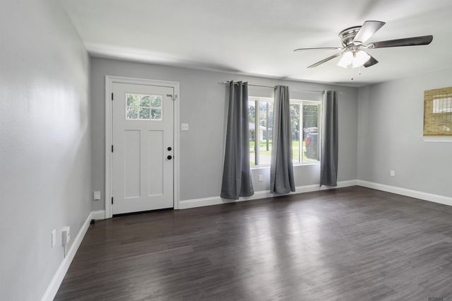 312 Pinoak St, Denham Springs, LA 70726