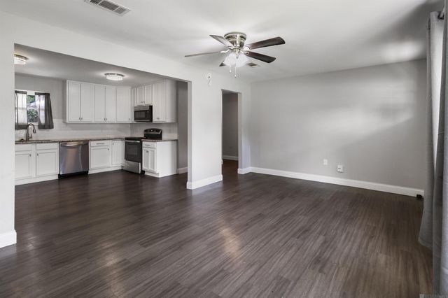 312 Pinoak St, Denham Springs, LA 70726