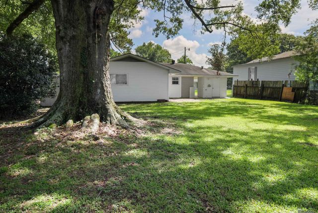 312 Pinoak St, Denham Springs, LA 70726