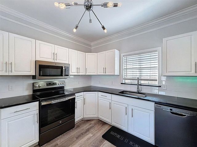 4340 BAYSIDE VILLAGE DRIVE 201, Tampa, FL 33615