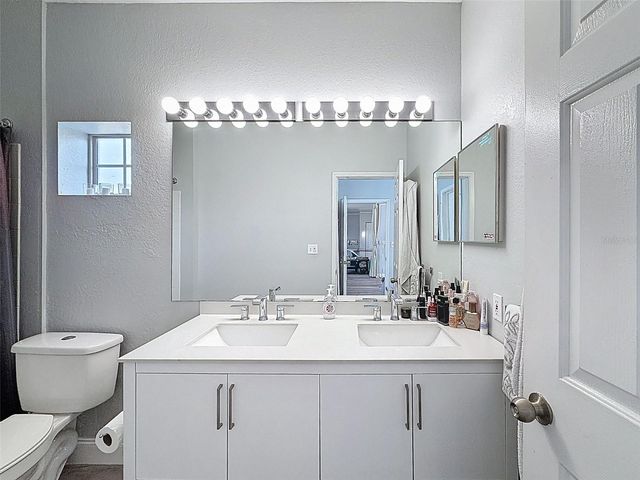 4340 BAYSIDE VILLAGE DRIVE 201, Tampa, FL 33615