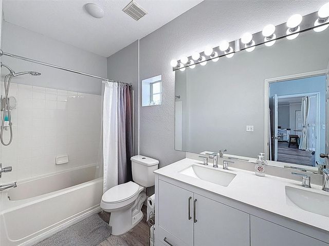 4340 BAYSIDE VILLAGE DRIVE 201, Tampa, FL 33615