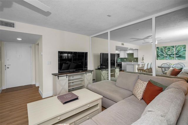4015 BAYSHORE BOULEVARD 4C, Tampa, FL 33611
