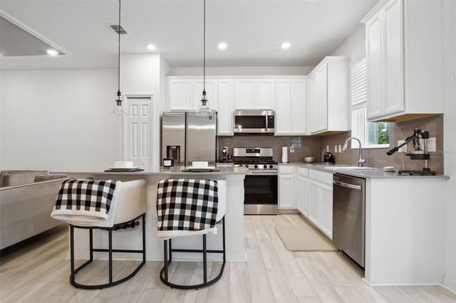 5732 SKYTOP DRIVE, Lithia, FL 33547