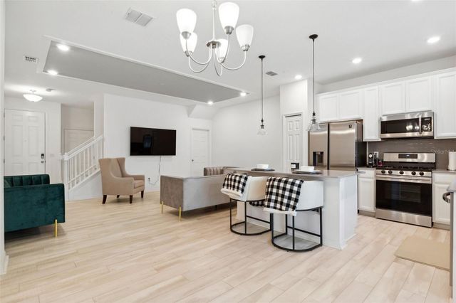 5732 SKYTOP DRIVE, Lithia, FL 33547