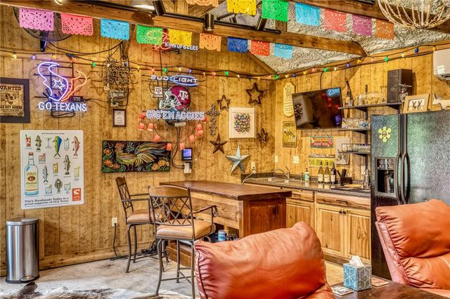 402 Ross, Brenham, TX 77833