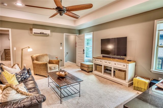 402 Ross, Brenham, TX 77833