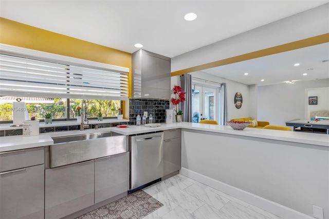 6600 NE 20th Way, Fort Lauderdale, FL 33308