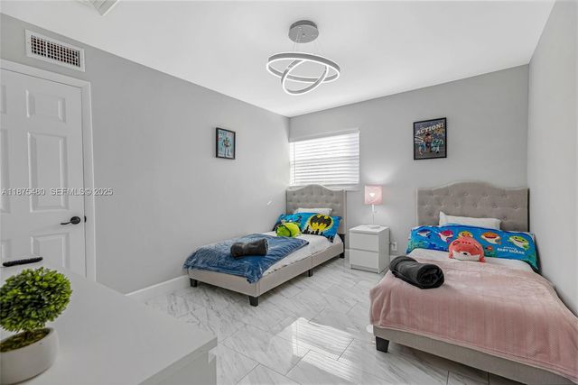 6600 NE 20th Way, Fort Lauderdale, FL 33308