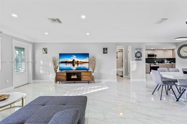 6600 NE 20th Way, Fort Lauderdale, FL 33308