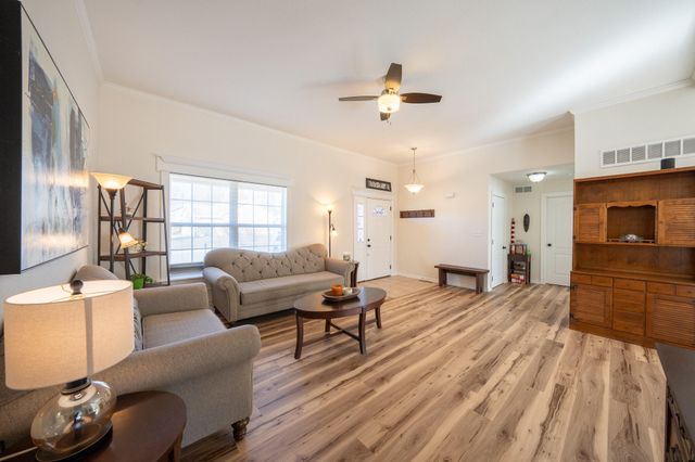 5102 WOOD SHIRE DR, Columbia, MO 65202