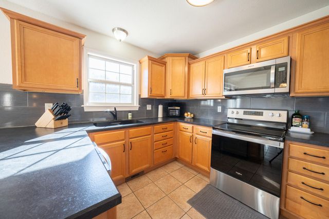 5102 WOOD SHIRE DR, Columbia, MO 65202