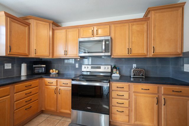 5102 WOOD SHIRE DR, Columbia, MO 65202