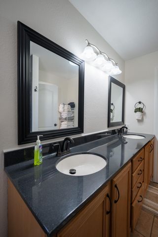 5102 WOOD SHIRE DR, Columbia, MO 65202