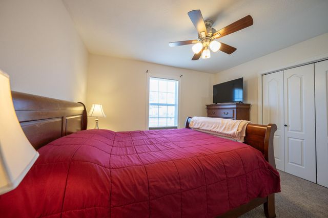 5102 WOOD SHIRE DR, Columbia, MO 65202