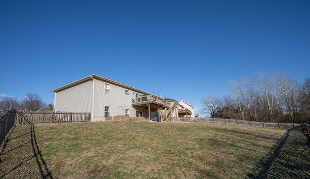 5102 WOOD SHIRE DR, Columbia, MO 65202