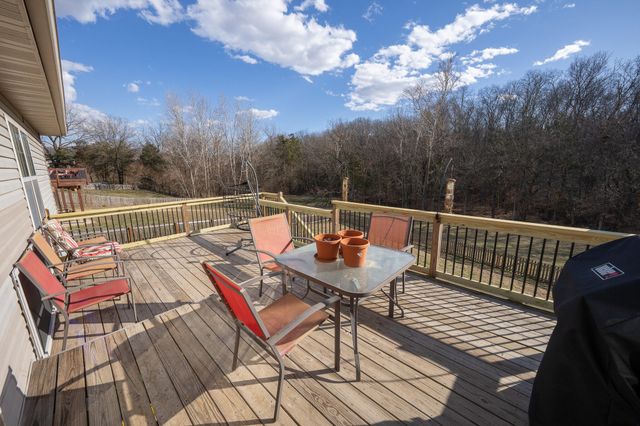 5102 WOOD SHIRE DR, Columbia, MO 65202