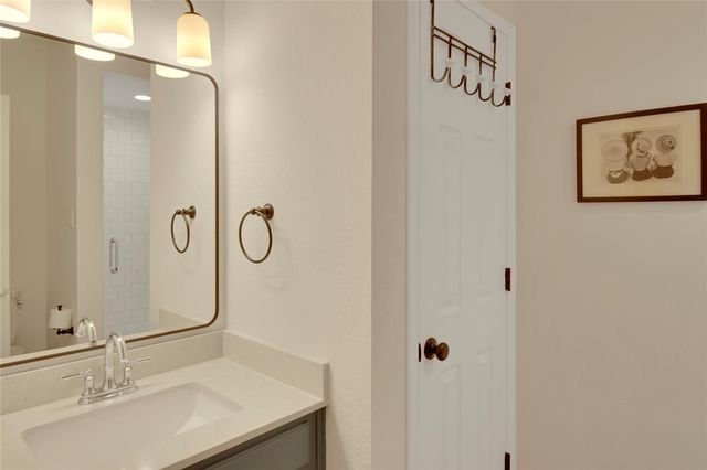 122 Mountain View CIR, Burnet, TX 78611