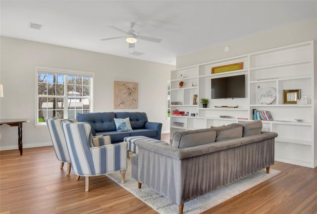 122 Mountain View CIR, Burnet, TX 78611