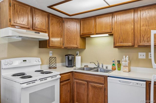 1370 Estes Street 201, Lakewood, CO 80215