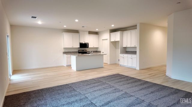 1614 Hobbs Lane, Bakersfield, CA 93307