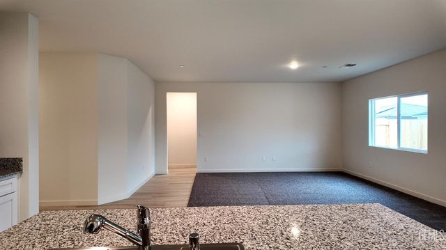 1614 Hobbs Lane, Bakersfield, CA 93307