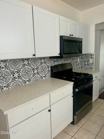 661 Myrtle Avenue, Albany, NY 12208