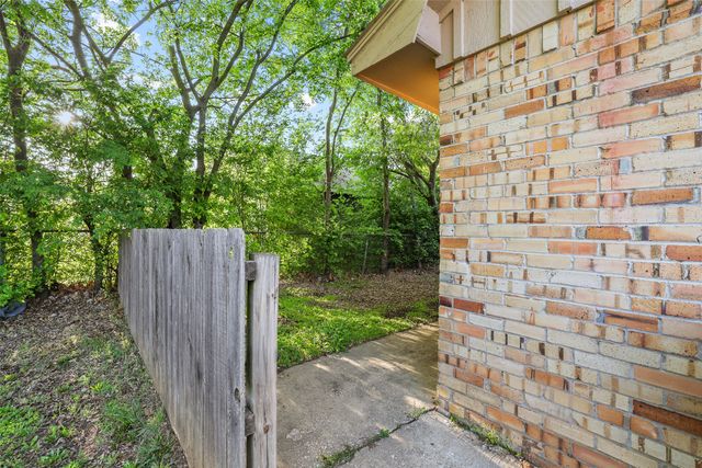 701 W Hull Street 101-2, Denison, TX 75020