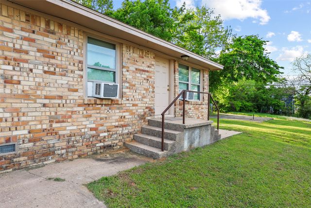 701 W Hull Street 101-2, Denison, TX 75020
