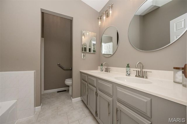 634 Sandy Summit Drive, Ballwin, MO 63021