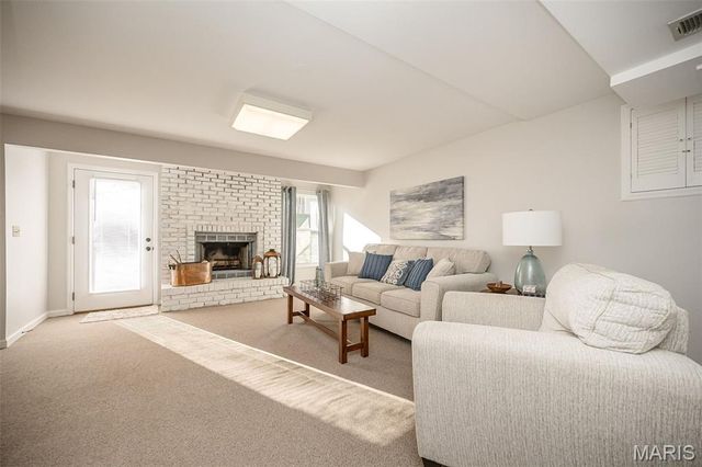 634 Sandy Summit Drive, Ballwin, MO 63021