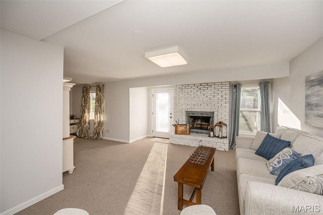 634 Sandy Summit Drive, Ballwin, MO 63021