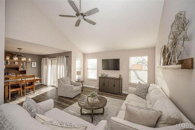 634 Sandy Summit Drive, Ballwin, MO 63021