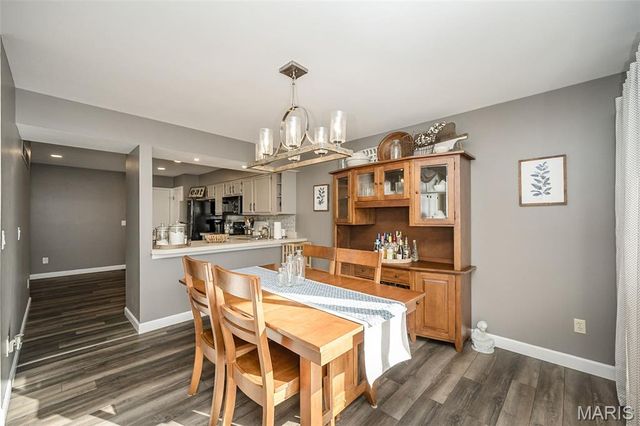 634 Sandy Summit Drive, Ballwin, MO 63021