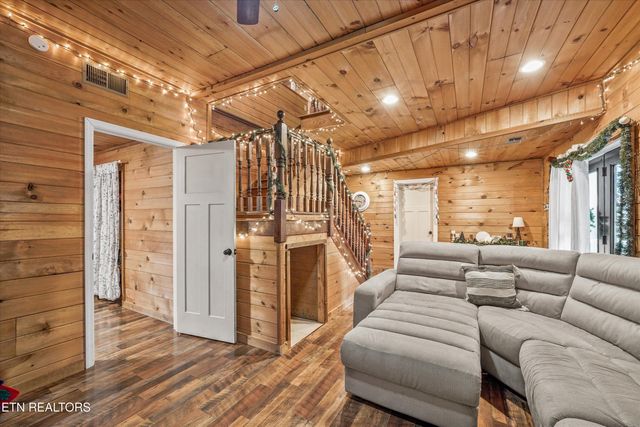 1062 Johnson Rd, Seymour, TN 37865