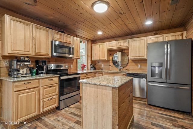 1062 Johnson Rd, Seymour, TN 37865