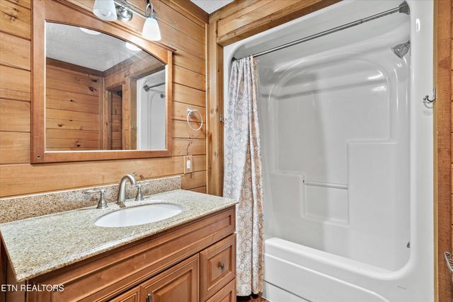 1062 Johnson Rd, Seymour, TN 37865