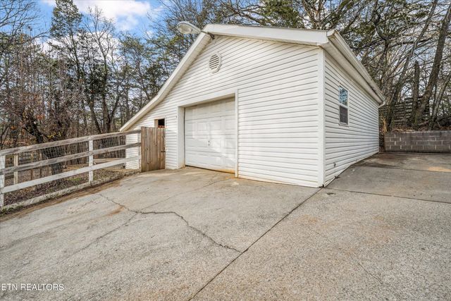 1062 Johnson Rd, Seymour, TN 37865