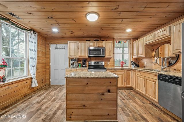 1062 Johnson Rd, Seymour, TN 37865